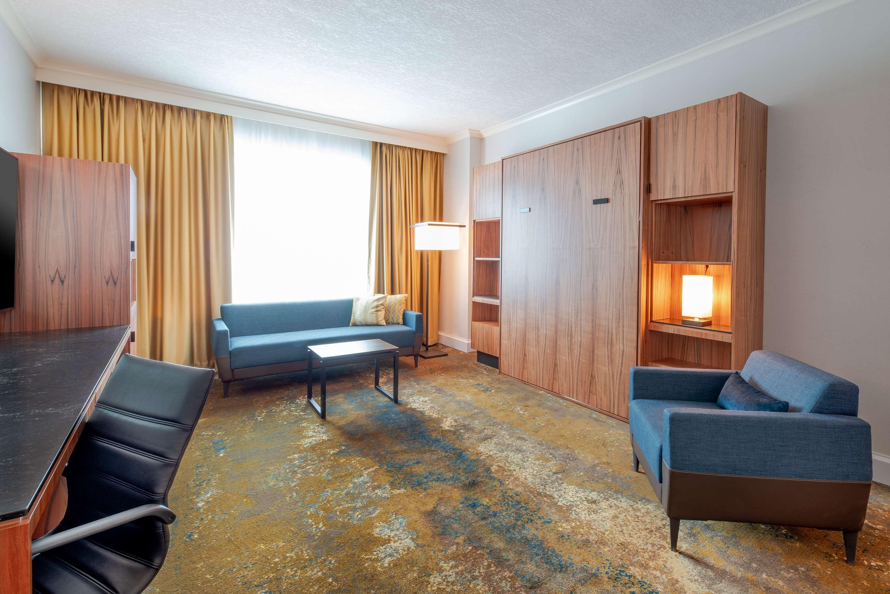 Hyatt Regency Hotel 4*